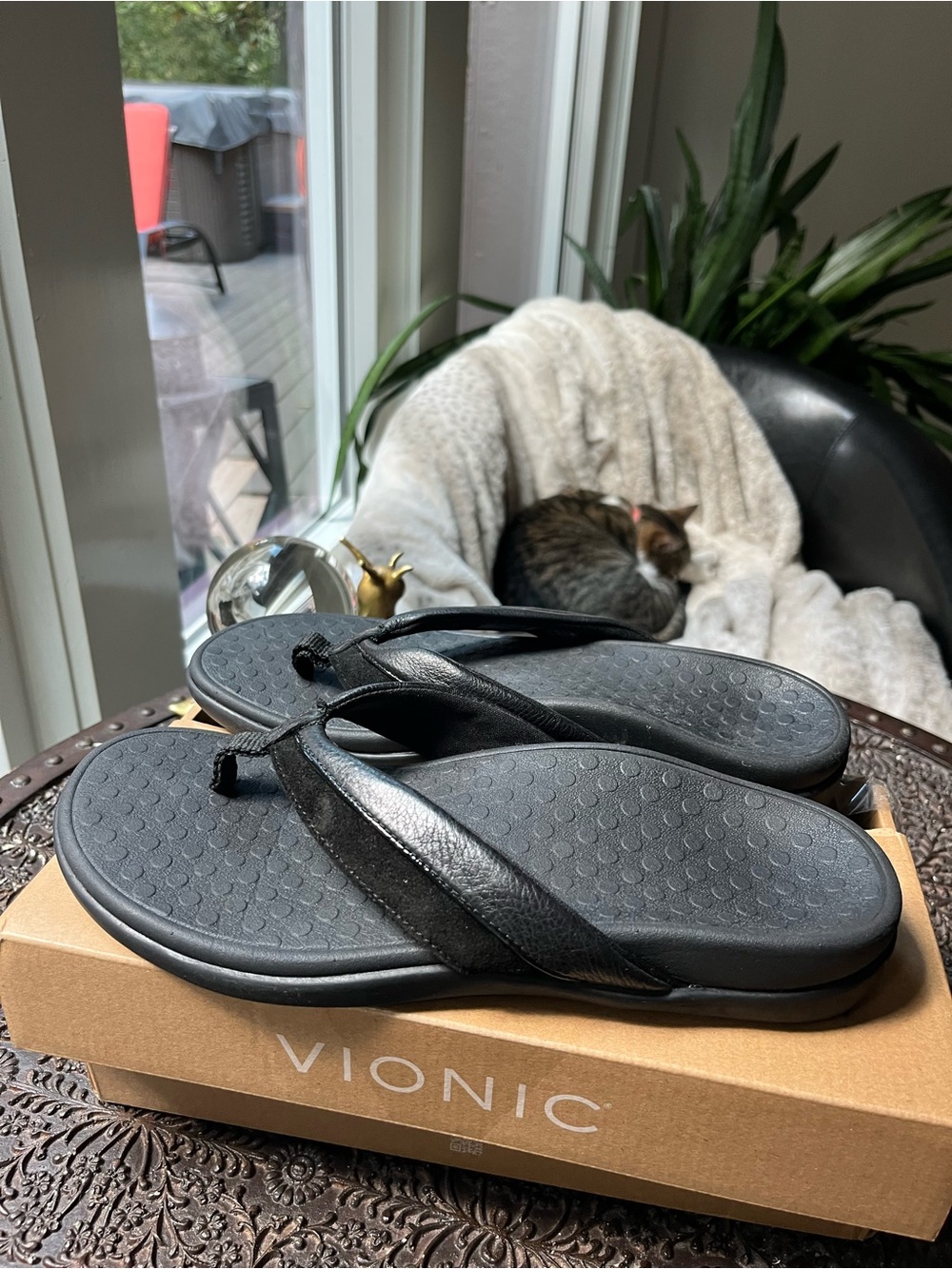 VIONIC SHORE BLACK SUEDE SANDALS 8 - Picture 4 of 8